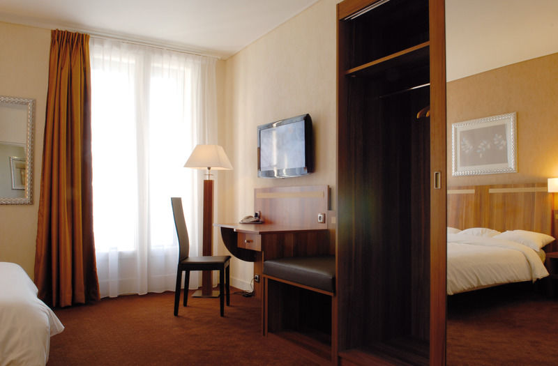 Hotel The Originals Du Grand Monarque Nantes Gare Dış mekan fotoğraf